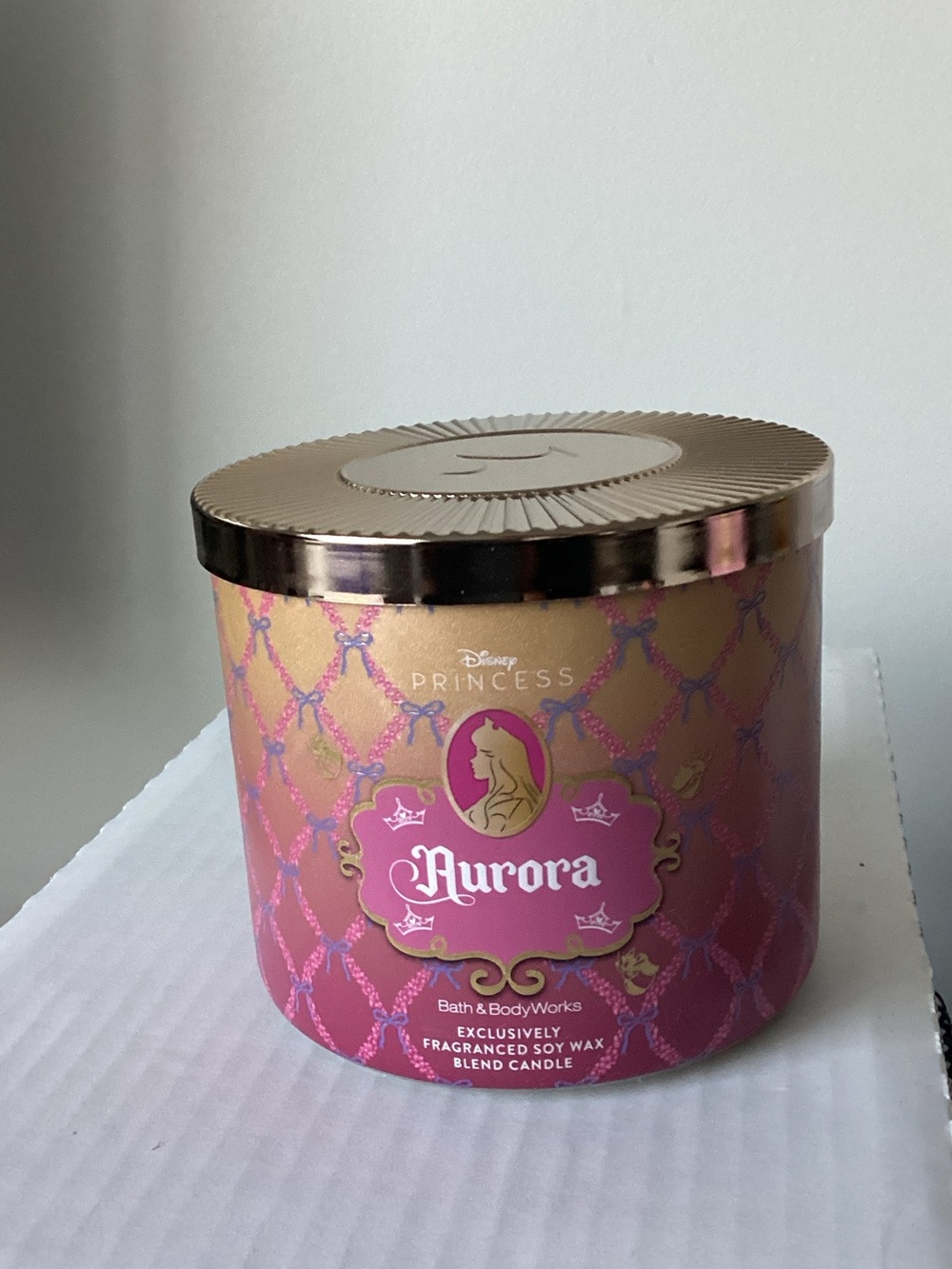 Aurora Bath & body Works, three wick candle